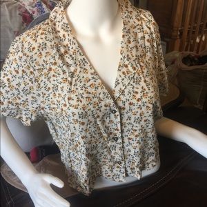 Crop top buttonup blouse w/ pointed lapels